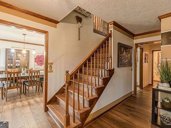 4th image of 3811 Holy Cross Ct