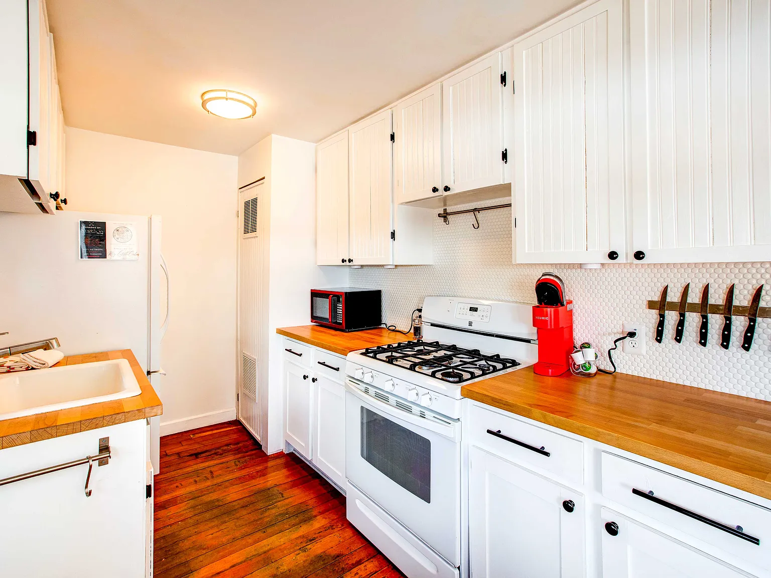 2 bed, 950 sqft, $3,200 — Photo 4
