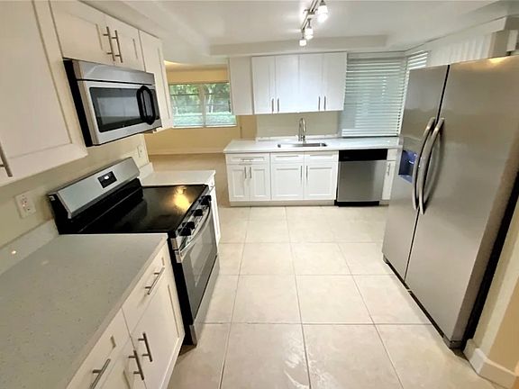 3rd image of 805 Mattox Ct #1