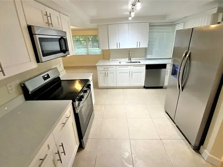 805 Mattox Ct #1 — Photo 3