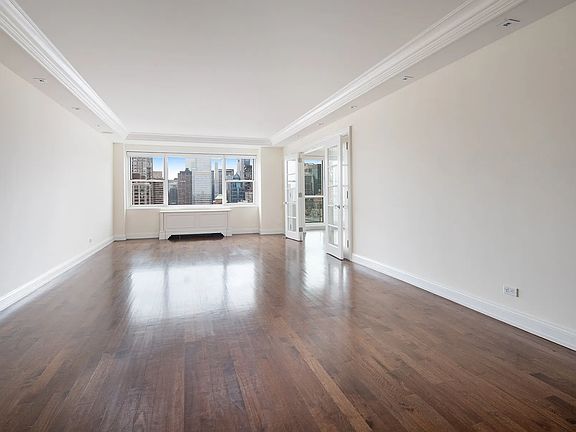 4th image of 150 E 69th St #28M