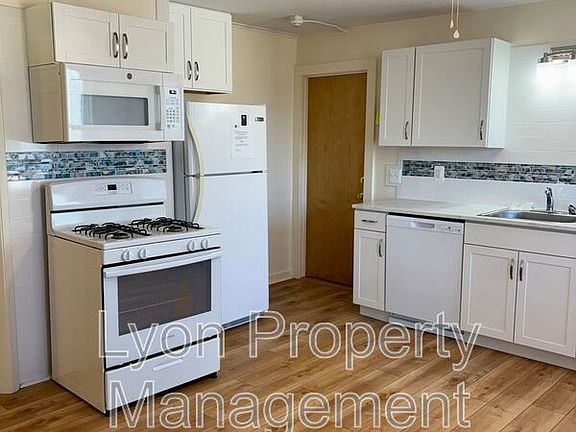 3rd image of 94 Anthony Ave #2R