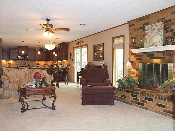3rd image of 2520 Beech Ln