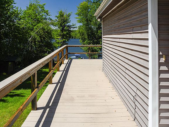 4th image of 85 Great Oaks Lane