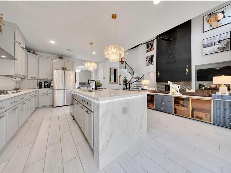8826 Forest Side Dr — Photo 24