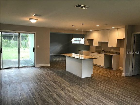 3rd image of 4907 N Shirley Dr