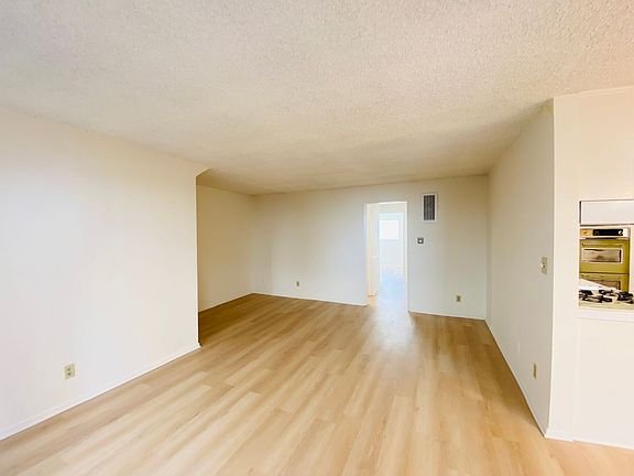 4th image of 2626 11th St #3