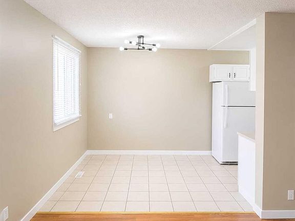 5th image of 5 Acadia Rd W #35