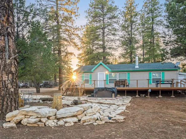 235 S White Oak St, Orderville, UT 84758