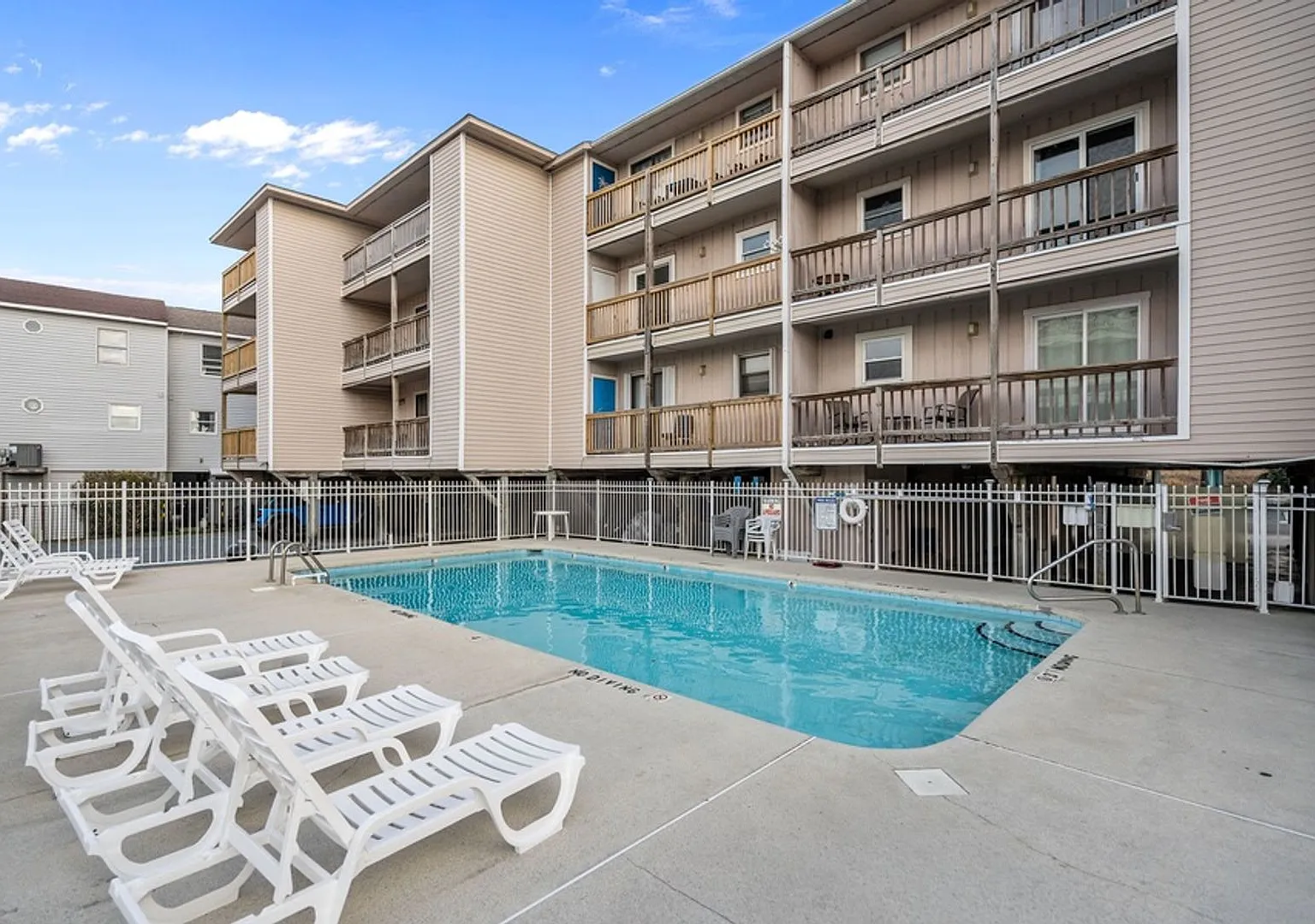 (C335) 505 Carolina Beach Avenue N #3D Carolina Beach, NC 28428 — Photo 2