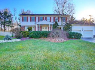 3 Briar Hill Dr, Manalapan, NJ 07726