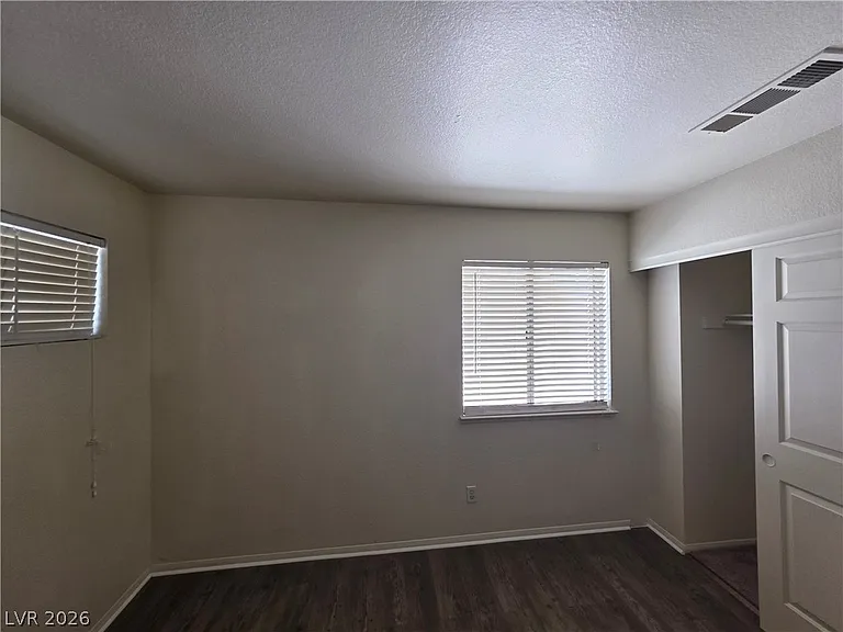 8008 Dover Shores Ave — Photo 18