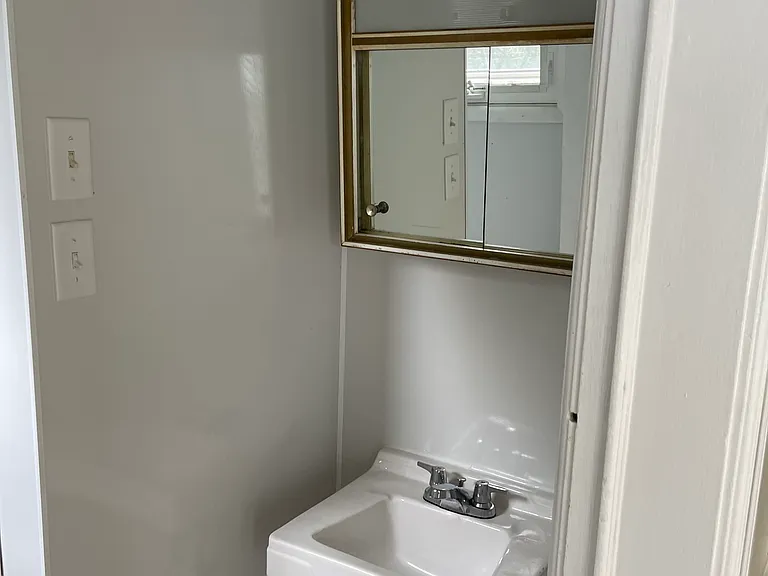 10 Axtel St — Photo 10