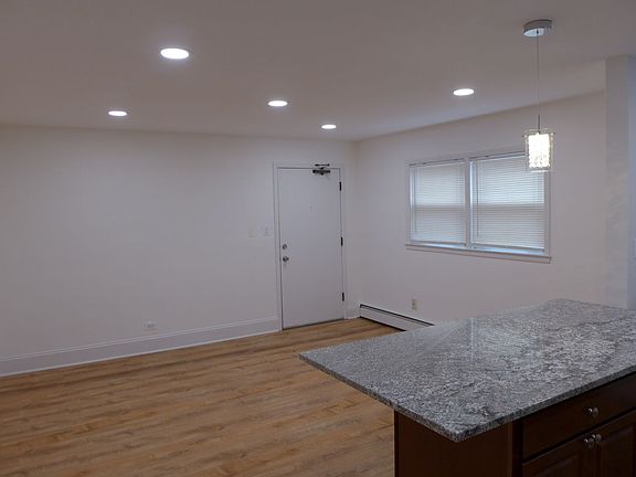 3rd image of 1214 Marengo Ave APT 2
