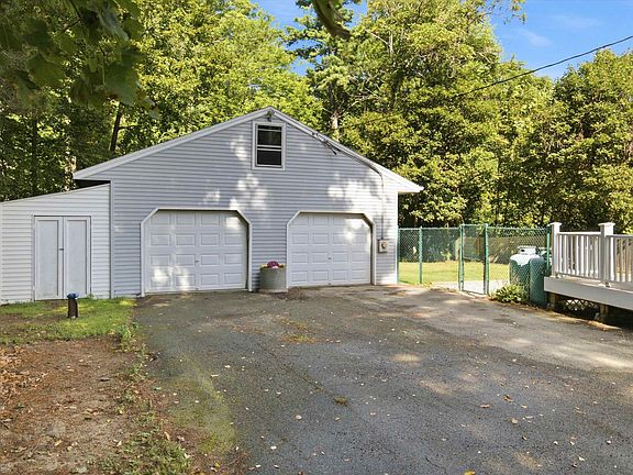 2nd image of 3 Lakeview Avenue