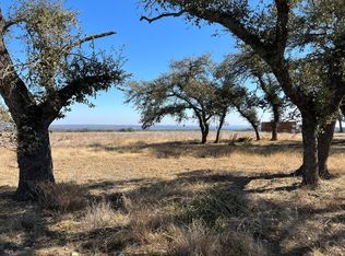 111 Axis Cir, Fredericksburg, TX 78624