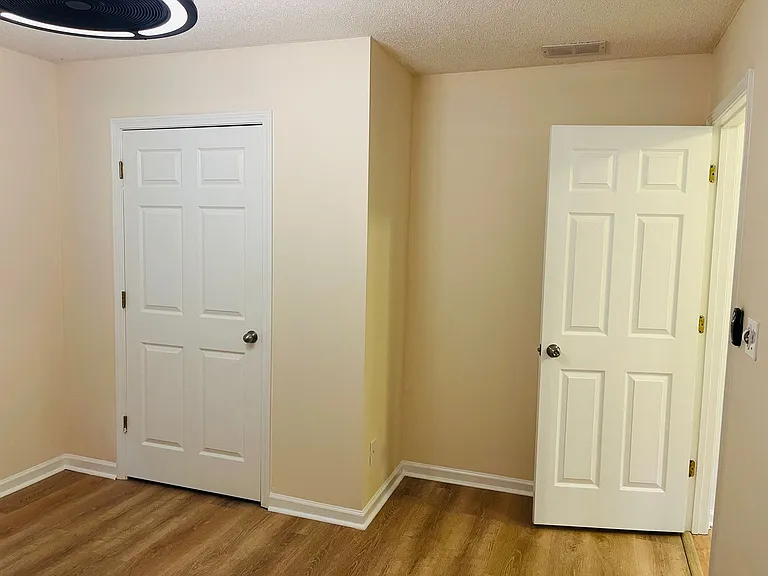 145 Riverside Dr — Photo 33