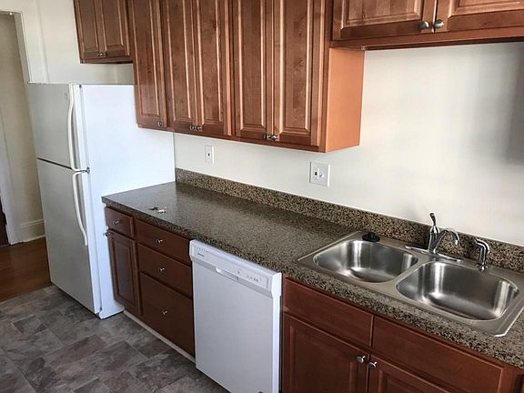 3rd image of 11801 Lake Ave APT 204