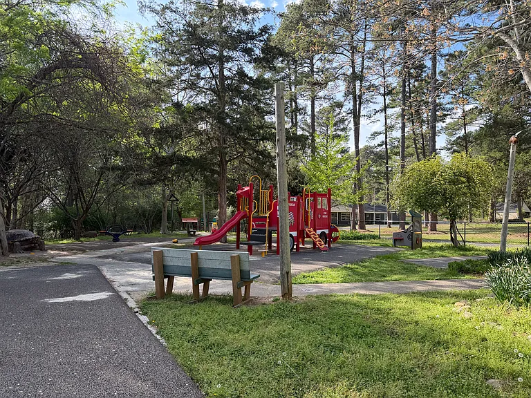 Creekside Commons — Photo 14