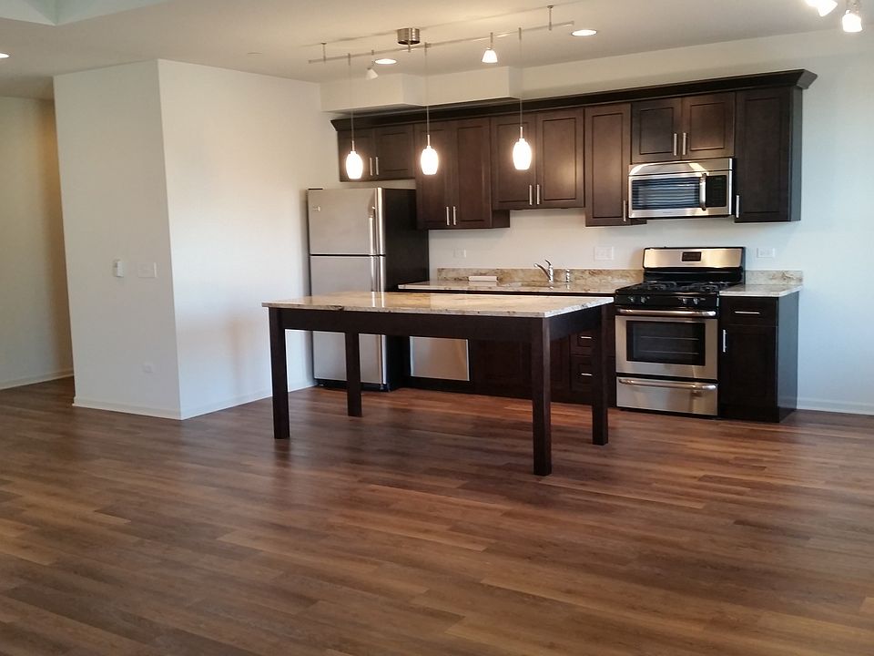 Kitchen / Living Area