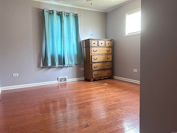 5th image of 2212 Linwood Dr