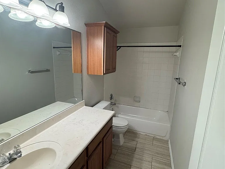 1713 Suter St — Photo 17