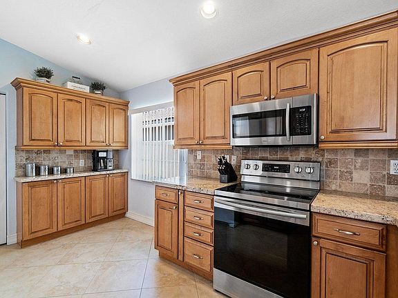 5th image of 3575 Danbury Ct