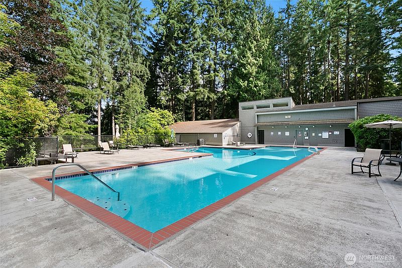 5th image of 13832 NE 66th Street #605