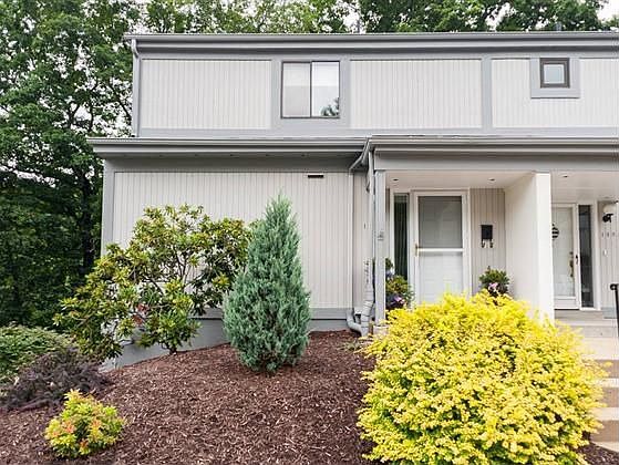 2nd image of 1549 Pinehurst Dr