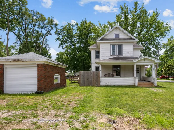 1202 20th Ave, Viola, IL 61486