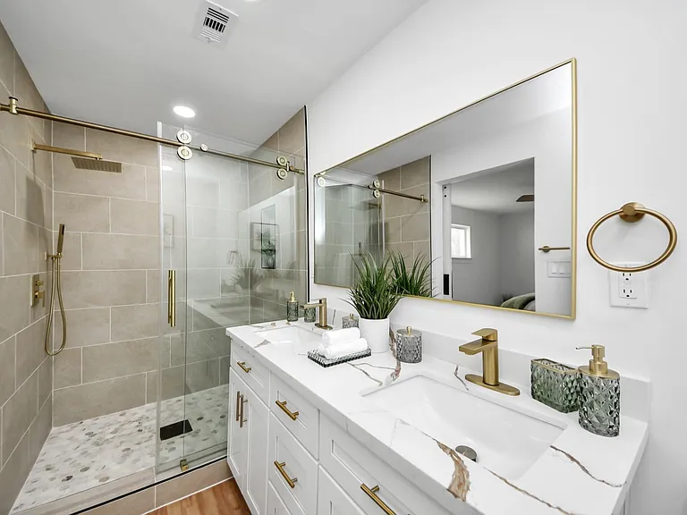 6249 Locke Ln — Photo 49