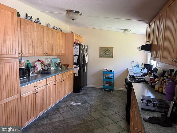 5th image of 273 Mayflower Dr