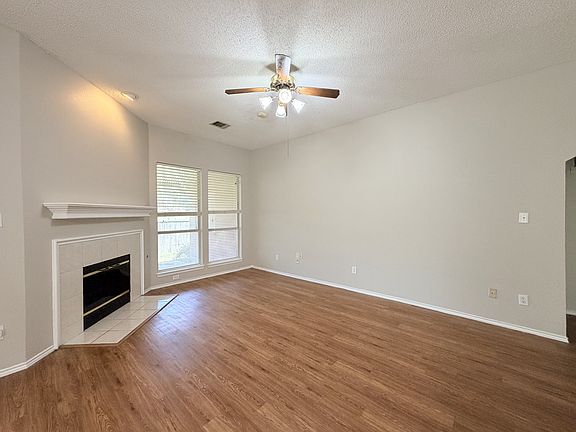 3rd image of 2070 Belvedere Dr