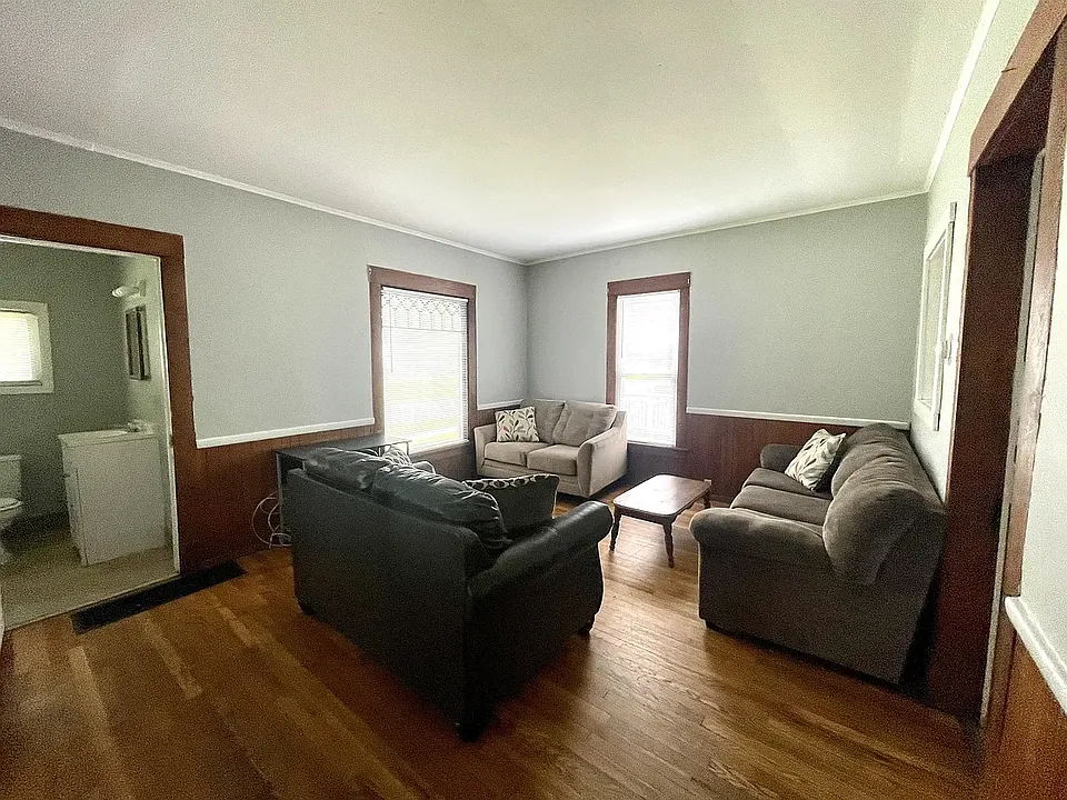 22 Frank St #1