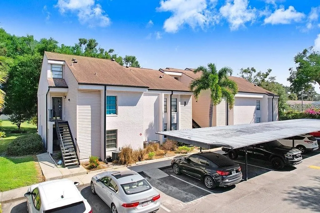2 bed, 1.0 bath, 817 sqft, $1,500 — Photo 2