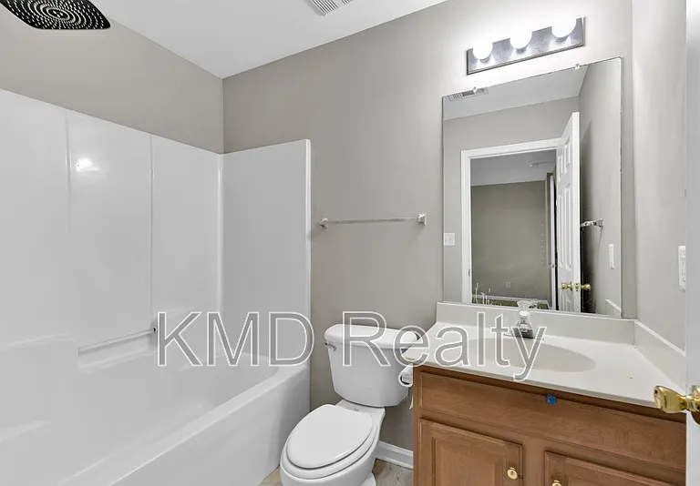 940 Tiger Ln — Photo 17
