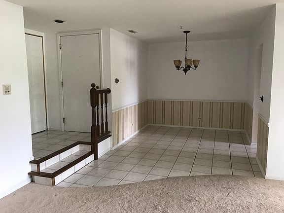 2nd image of 1303 Cromwell Ct #1303