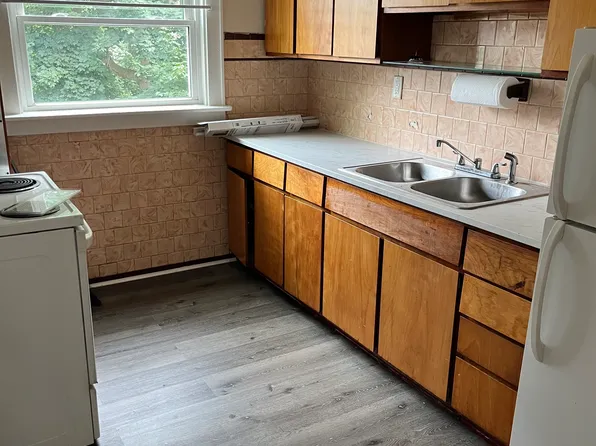 242 W High St #2, Jackson, MI 49203