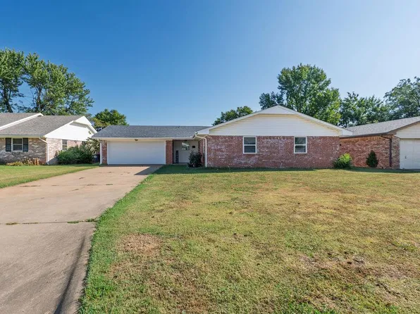 14 Arapaho Dr, Shawnee, OK 74801