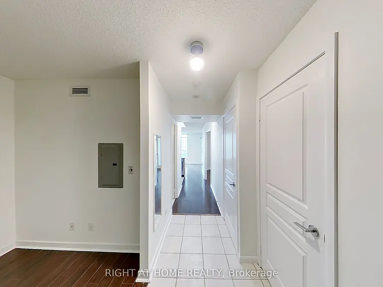 18 Yonge St #1813 — Photo 2