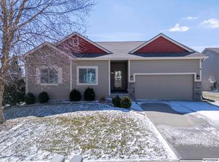18701 Birchwood Ave, Omaha, NE 68135