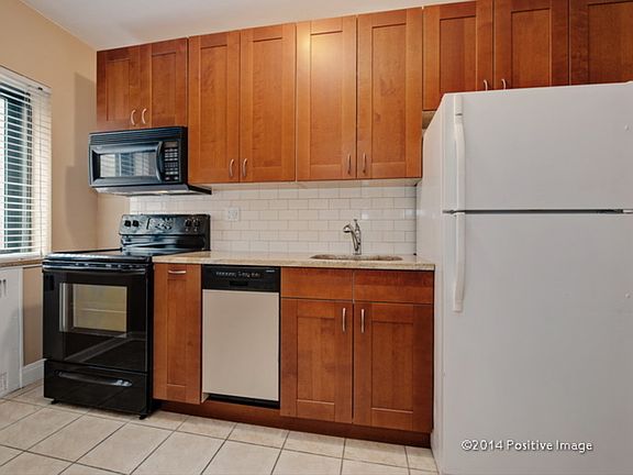 3rd image of 5056 N Marine Dr #3D