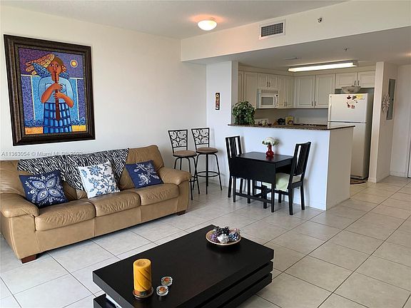 3rd image of 215 SW 42nd Ave APT 806