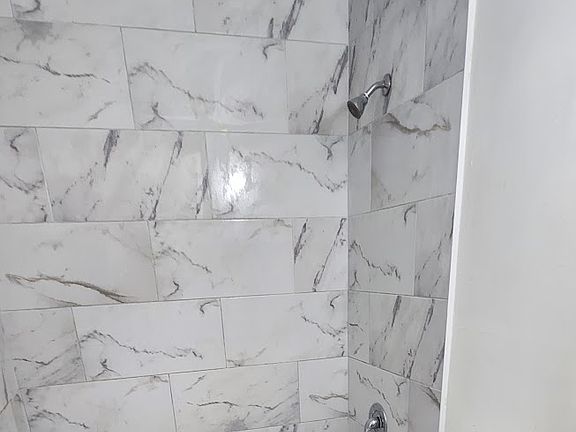 3rd image of 902 NE 209th St APT 203