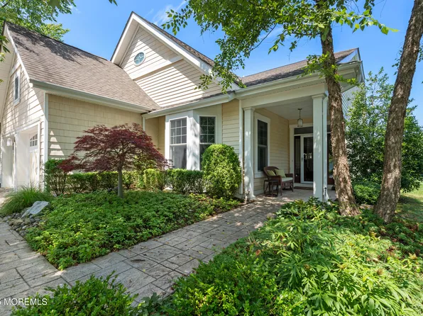 19 Iselin Lane, Oceanport, NJ 07757