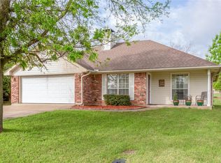 604 College St, Crandall, TX 75114