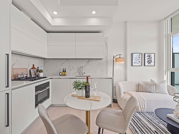 5th image of 8415 Granville St #1004