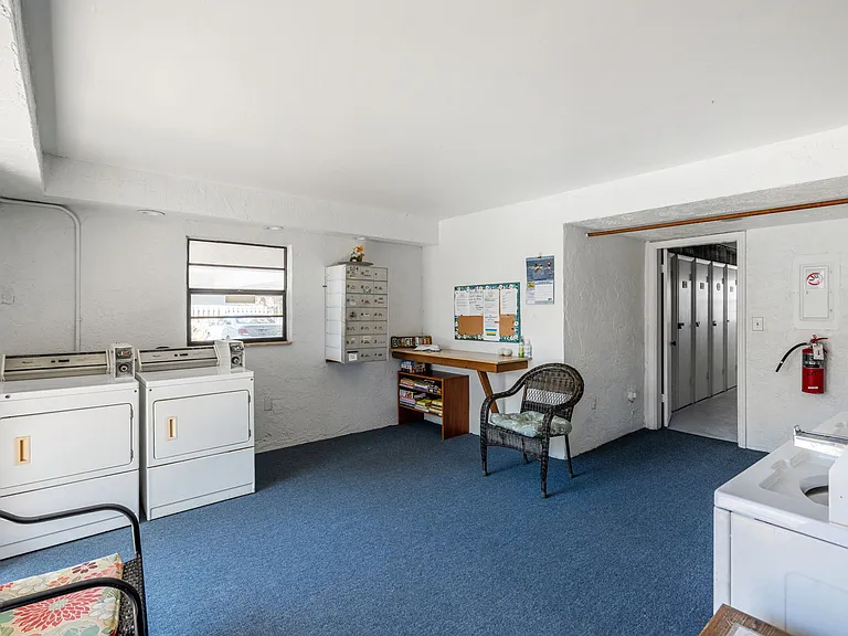 1318 S Miramar Ave #208 — Photo 32