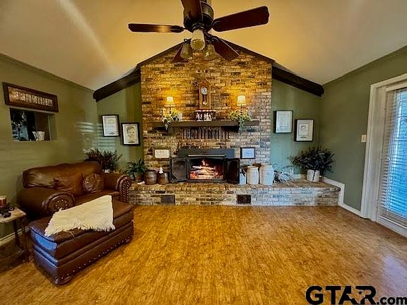 2nd image of 12239 Lovers Ln