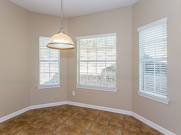 5th image of 3821 Sunbridge Dr